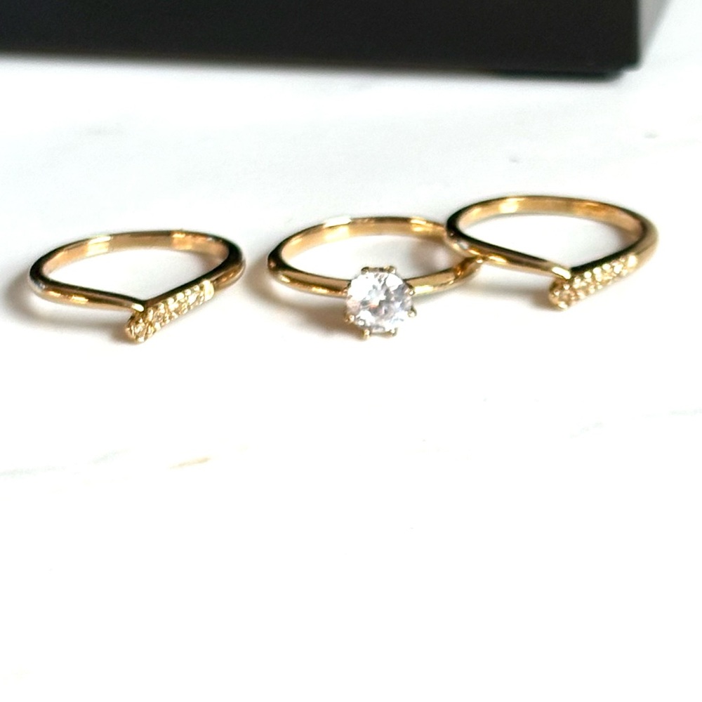 Vintage Avon 3-Piece Solitaire Ring Enhancer Set Gold Tone NIB Size 9